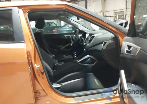 2013 Hyundai Veloster Base W/Black from USA, damaged, VIN KMHTC6AD7DU155437